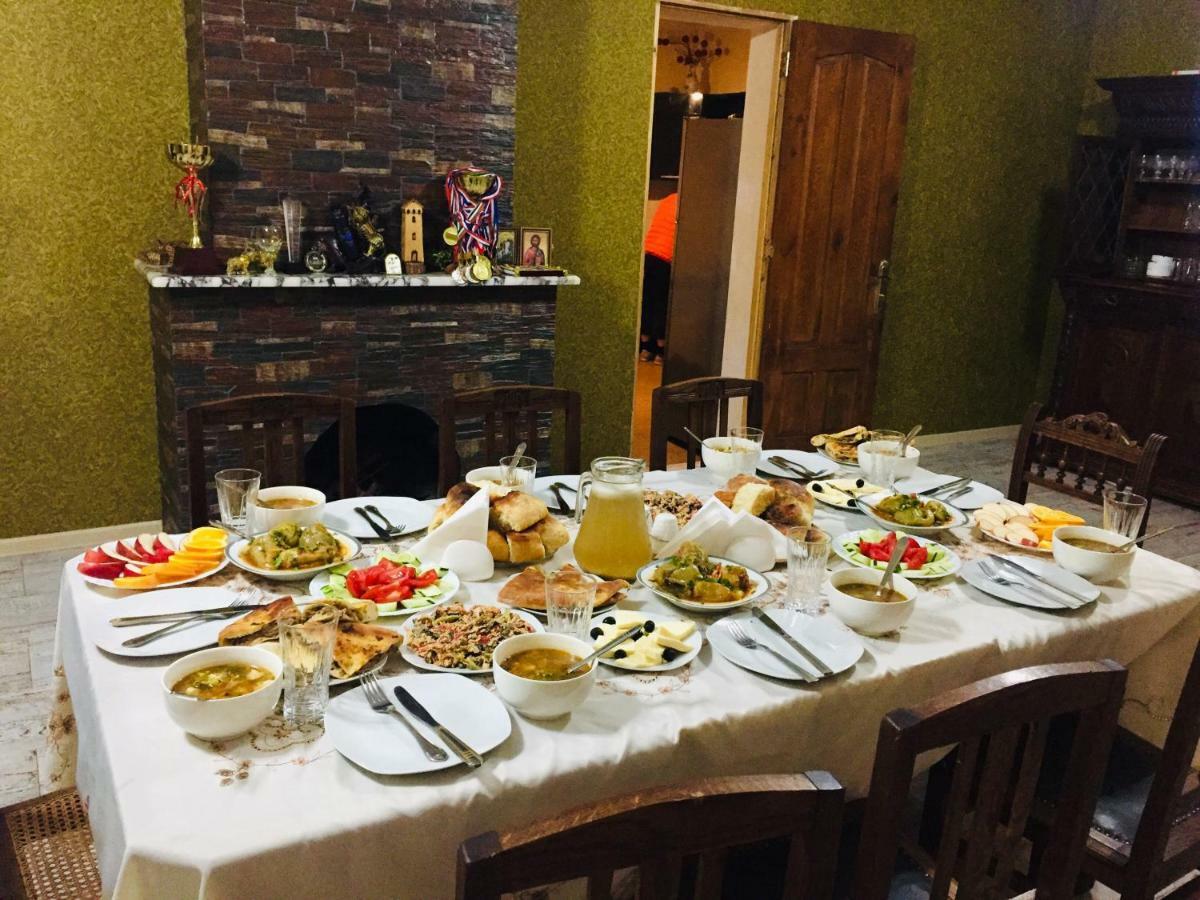 Guesthouse Alpenrose Mestia Luaran gambar